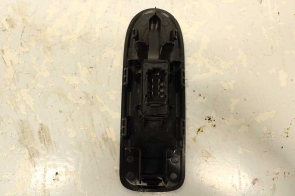 BOUTON LEVE VITRE CITROEN C3 2009-2016 COTE PASSAGER - Vue 2